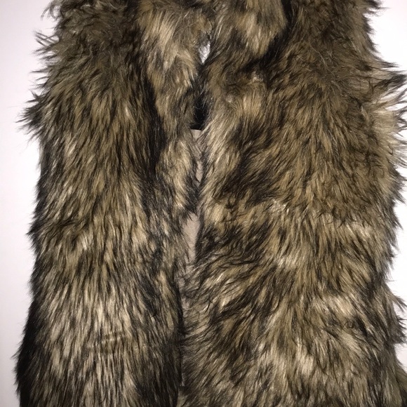 Gi Sono by Cavalini Faux Fur Vest - Picture 2 of 8